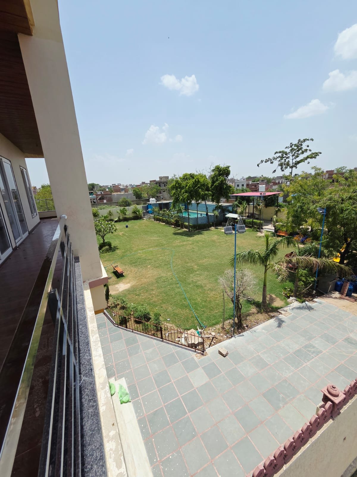 view img